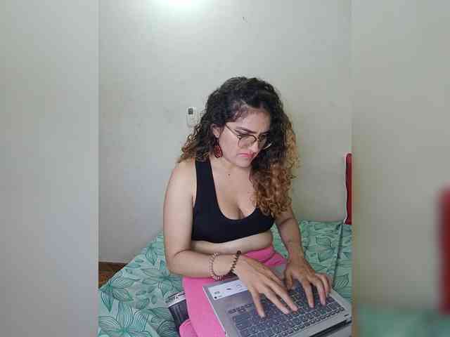 LuanaPowerful webcam