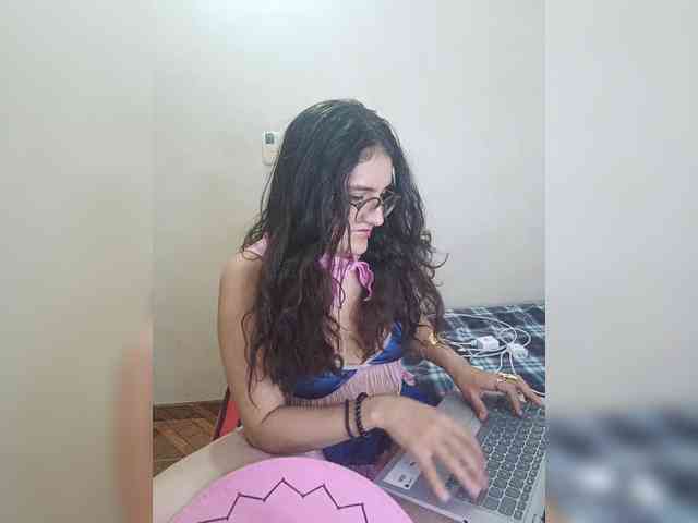 LuanaPowerful webcam