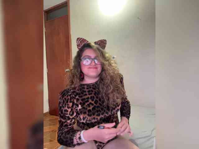 LuanaPowerful webcam