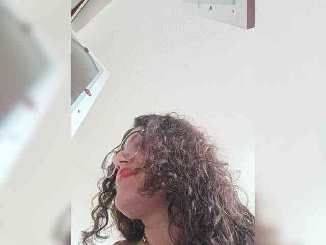 LuanaPowerful webcam