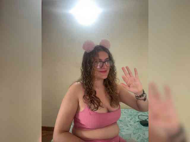 LuanaPowerful webcam