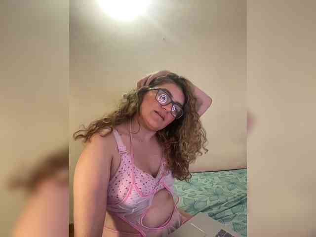LuanaPowerful webcam