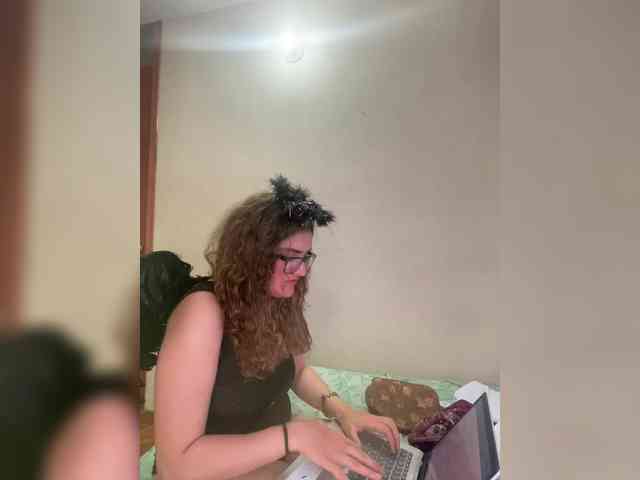 LuanaPowerful webcam