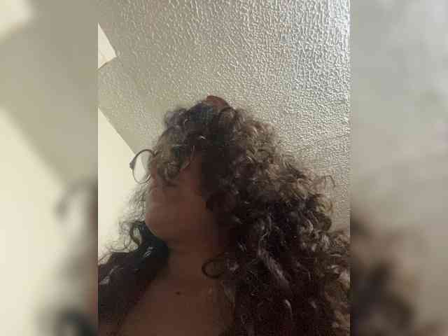 LuanaPowerful webcam