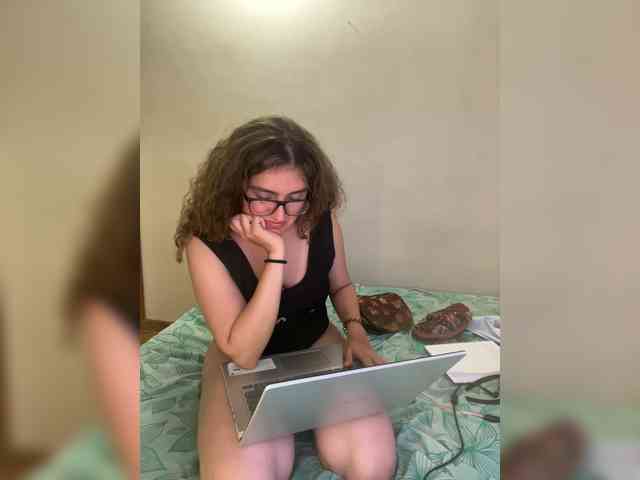 LuanaPowerful webcam