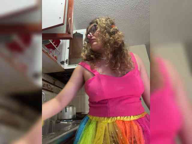 LuanaPowerful LuanaPowerful