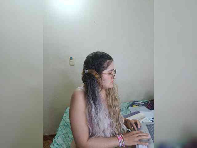 LuanaPowerful webcam