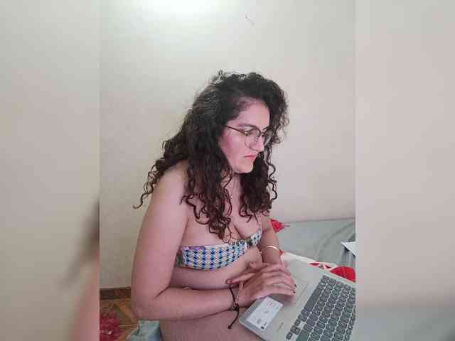 LuanaPowerful webcam