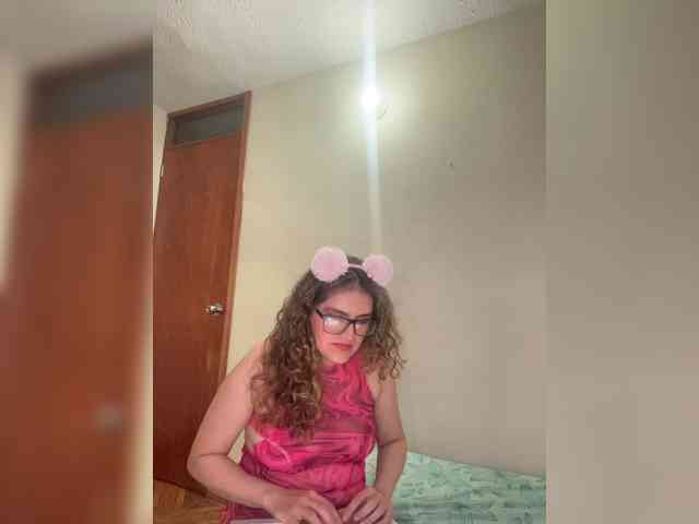 LuanaPowerful webcam