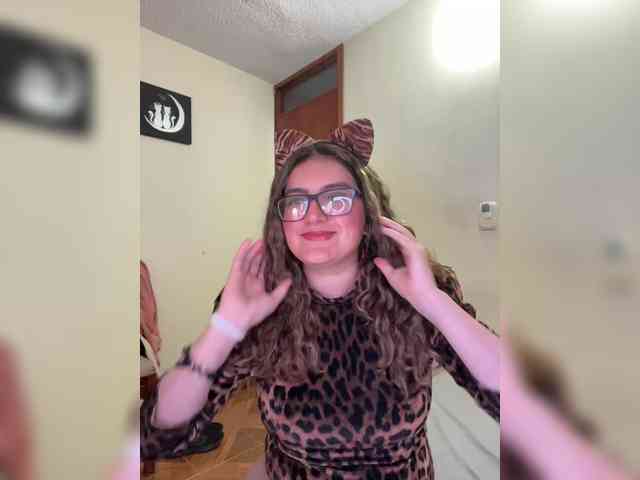 LuanaPowerful webcam