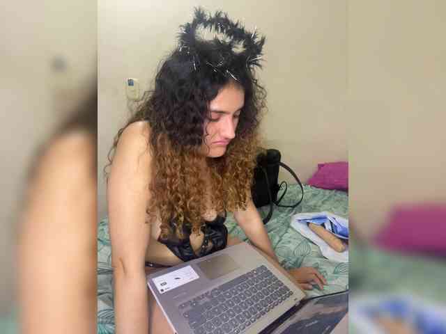 LuanaPowerful webcam