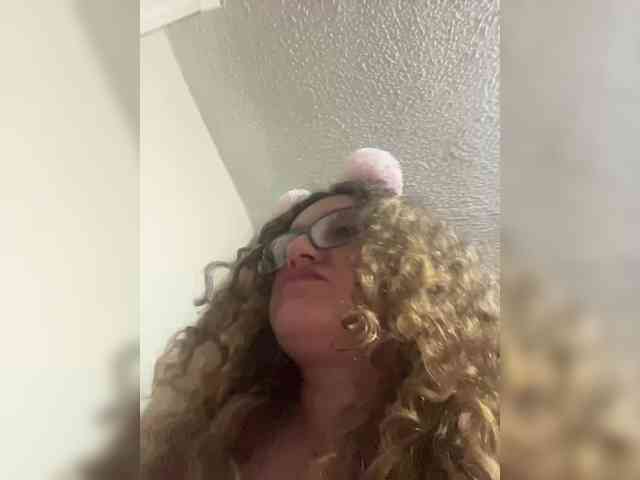 LuanaPowerful webcam