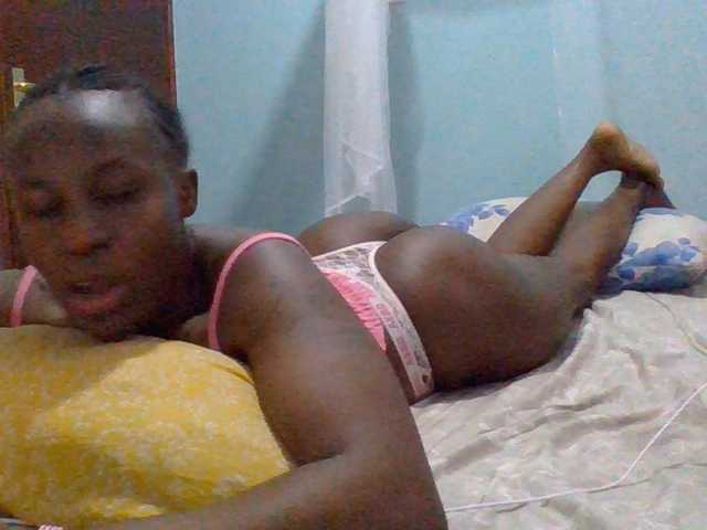 cutelizah live cam on BongaCams