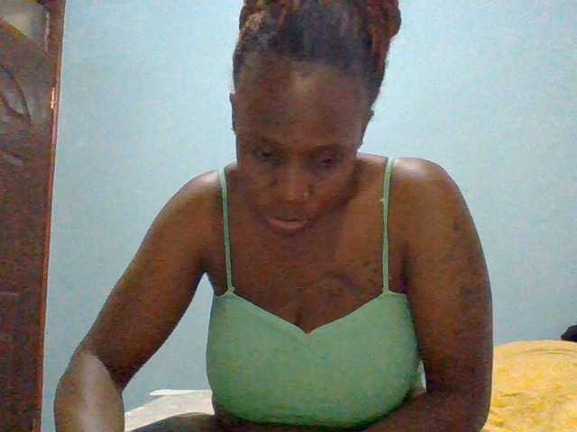 cutelizah live cam on BongaCams
