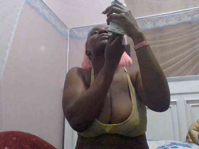 cutelizah Live Webcam on BongaCams