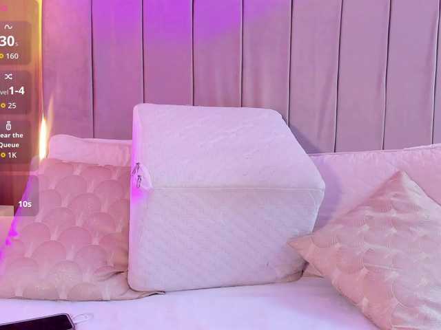 Chat with AstraBelova live cam