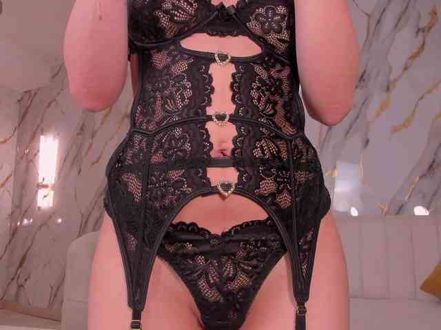 CarolineEvans webcam