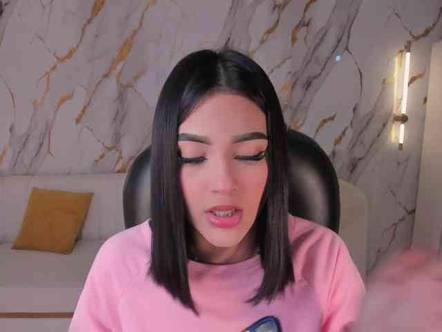 CarolineEvans webcam