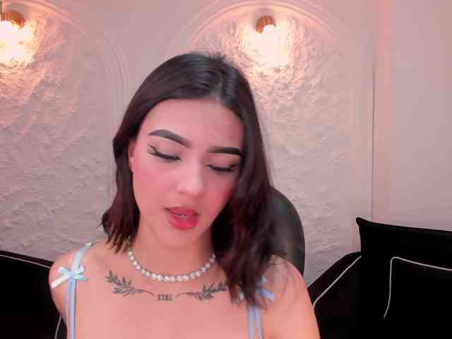 CarolineEvans webcam