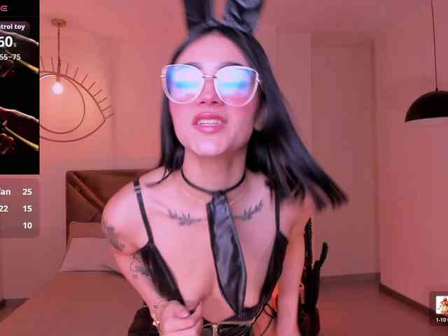 CarolineEvans webcam