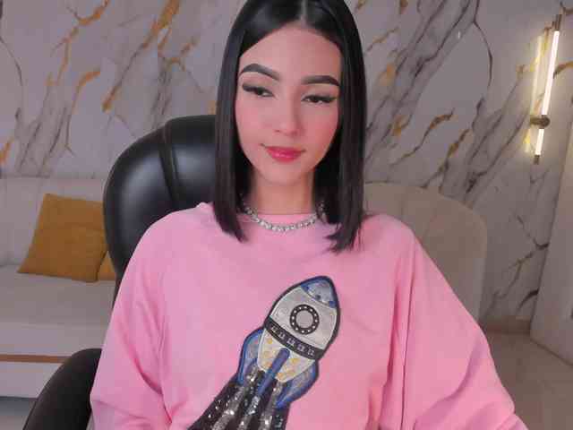 CarolineEvans webcam