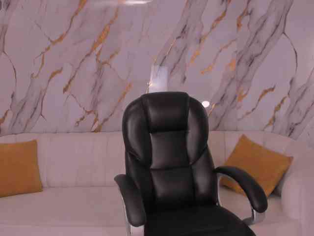 CarolineEvans webcam