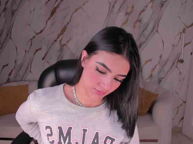 CarolineEvans webcam