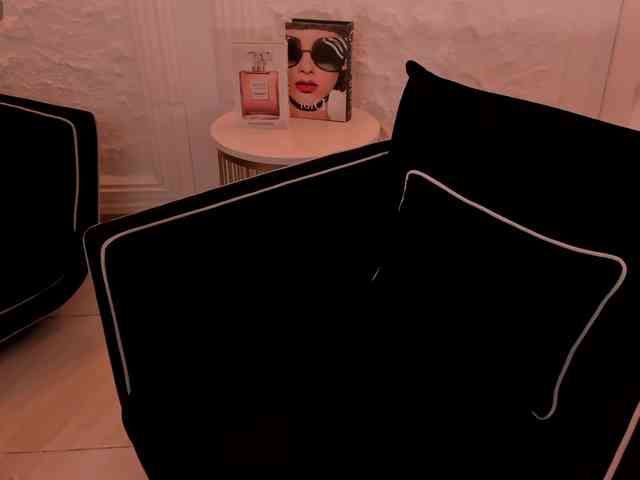 CarolineEvans webcam