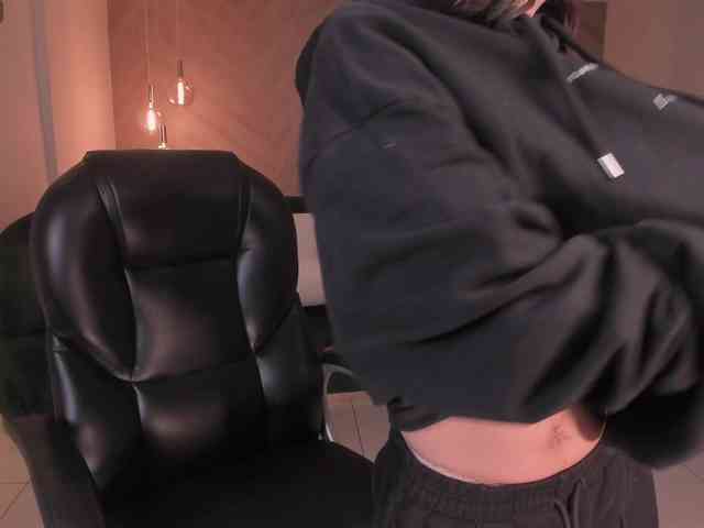 CarolineEvans webcam