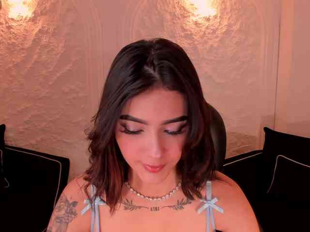 CarolineEvans webcam