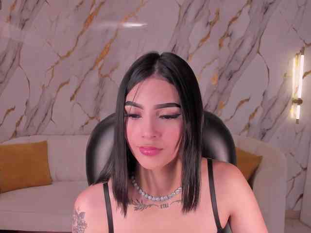 CarolineEvans webcam