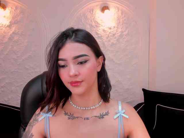 CarolineEvans webcam