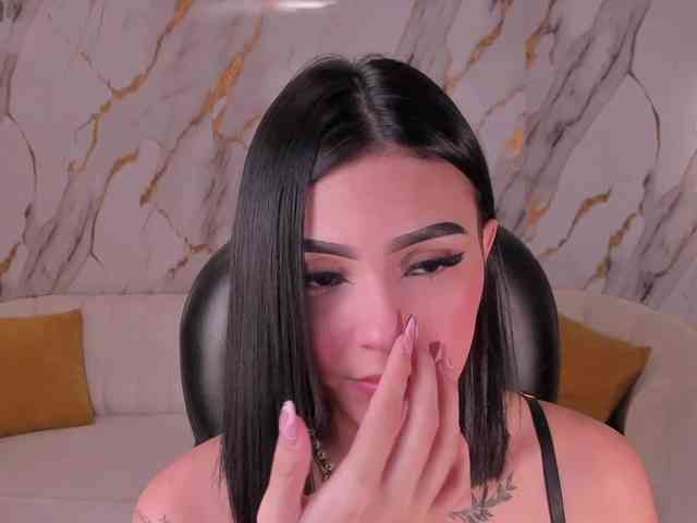 CarolineEvans webcam