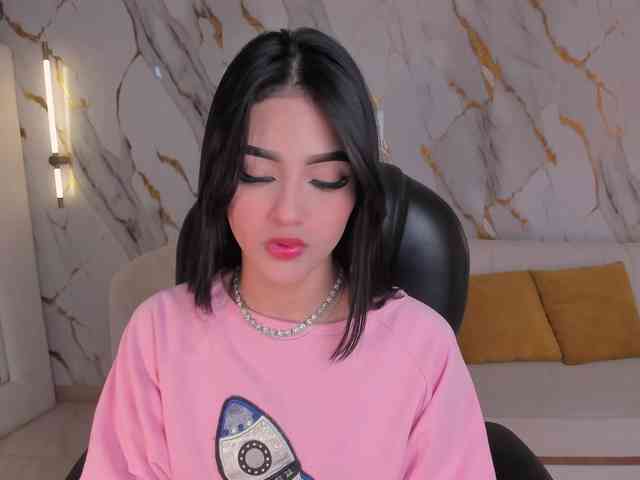 CarolineEvans webcam