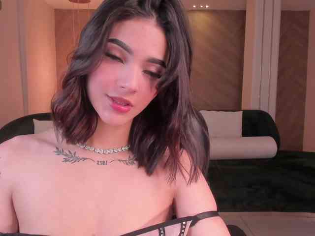 CarolineEvans webcam