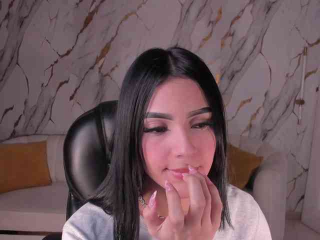 CarolineEvans webcam