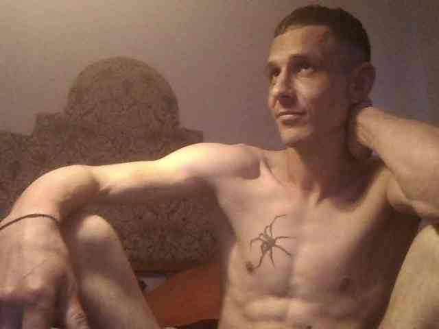 Pauk2281 Live Webcam on BongaCams