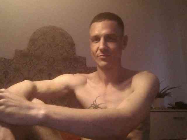 Pauk2281 Live Webcam on BongaCams