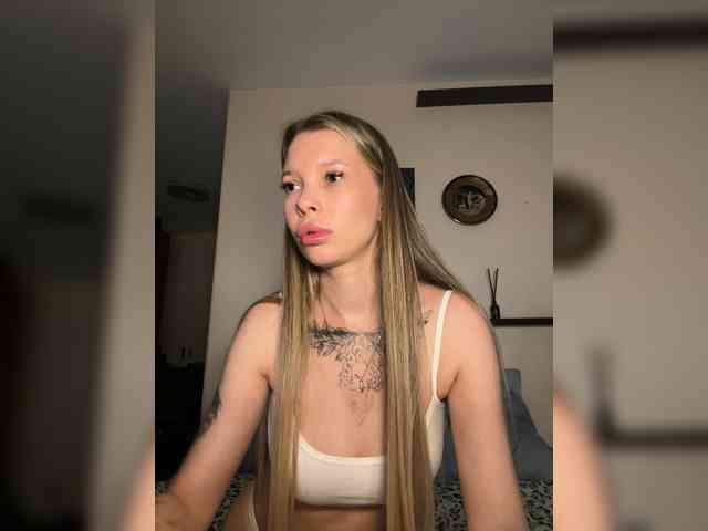 skinny-little-bitch webcam