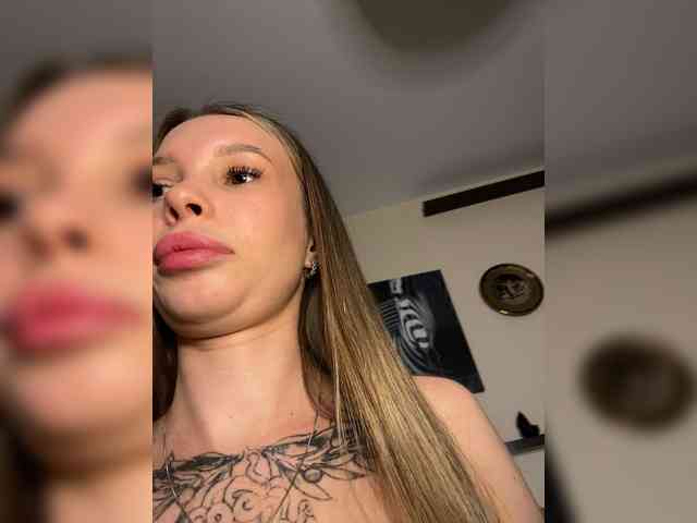 skinny-little-bitch webcam