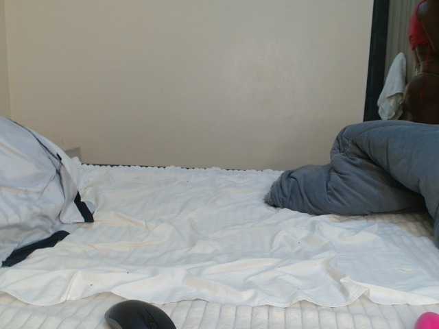 Hairycreamer live cam on BongaCams