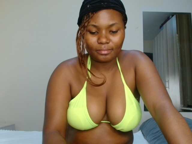 Hairycreamer live cam on BongaCams