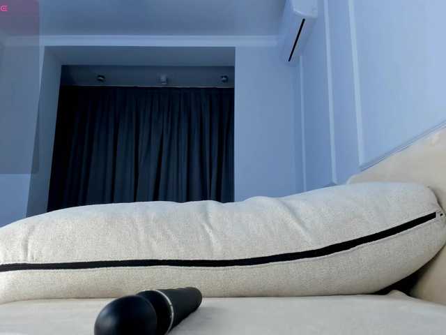 JeniKim's BongaCams show and profile