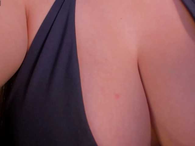 AmyRosse1 live cam on BongaCams