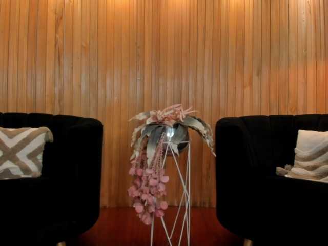 AmyRosse1 live cam on BongaCams