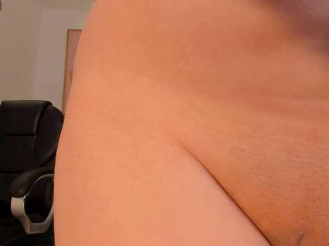AmyRosse1 live cam on BongaCams