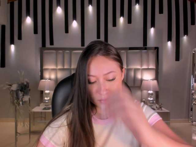 le modèle AmyRosse1 est en webcam porno dans un show sur le site bongacams, il possède les tags suivants: Latino/Hispanic,Brunette,Trimmed