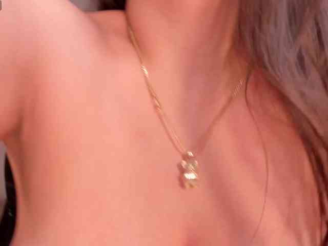 AmyRosse1 Live Webcam on BongaCams