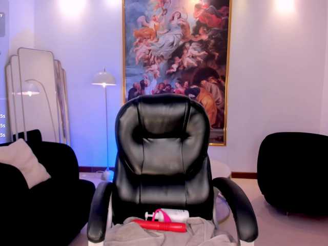 JulietteMoreau live cam on BongaCams