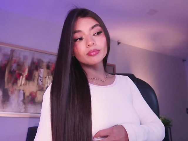 JulietteMoreau live cam on BongaCams